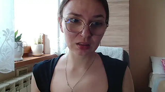 LooveELLYx webcam