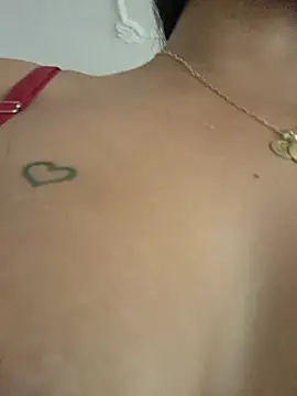 Victoria_velvet webcam