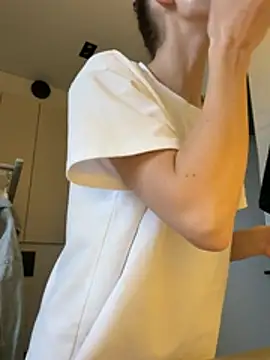 -AngelAri-