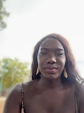 blackhotpartyts webcam
