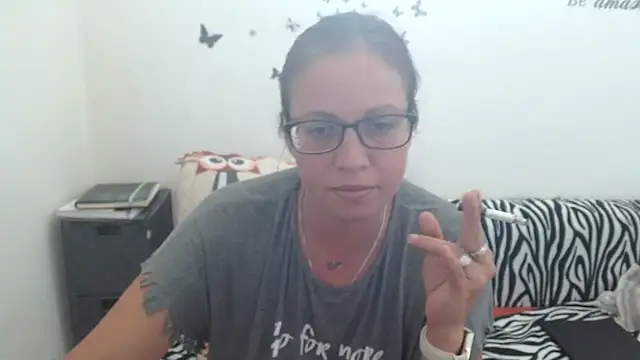 LadyHellene webcam