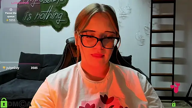 JuliNy_x webcam