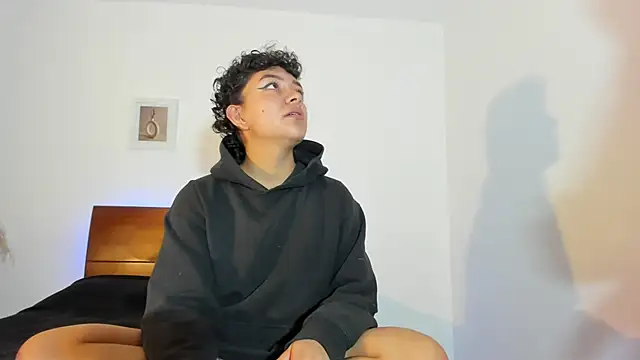 kade_demi webcam