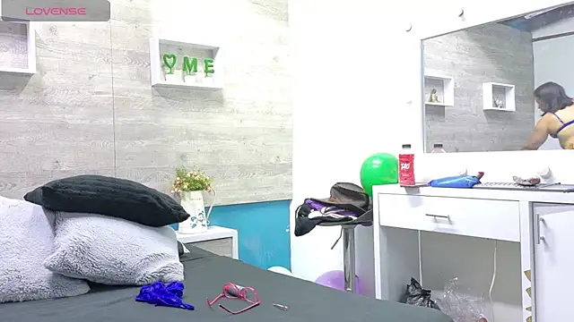 SoffieMature webcam
