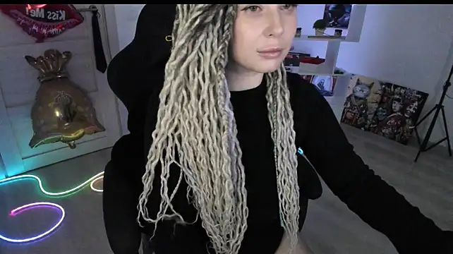HoneySallyMoore live cam on StripChat