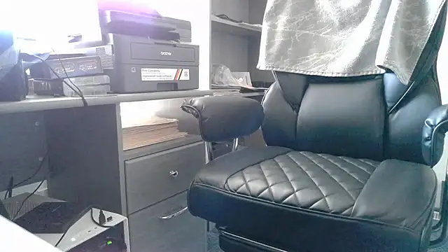 TrevorSteele live cam on StripChat