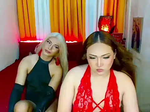 Phenomenal_Shemale live cam on StripChat