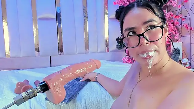 TessaCooper1 webcam