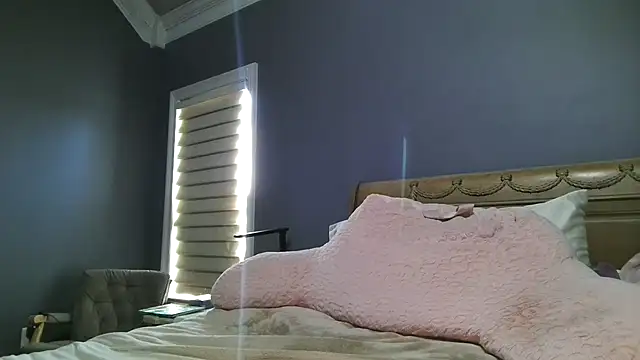 Lisaisluscious live cam on StripChat