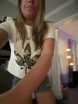 MiraKisss webcam
