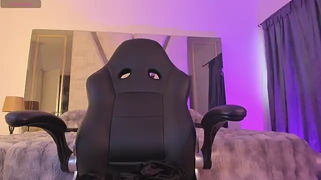 CarolineFyre webcam