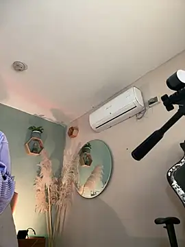 YariRose webcam