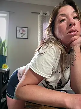 MiraKisss live cam on StripChat