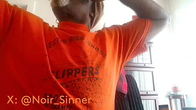 sinnernoir live cam on StripChat