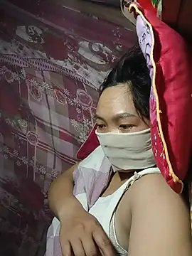 Hiha-nn live cam on StripChat