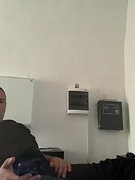 Mike8523 live cam on StripChat