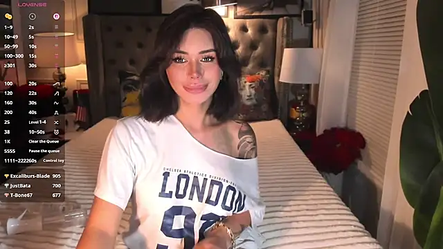 ParisianDoll webcam