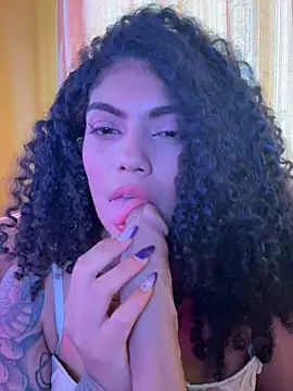 Morenayaa live cam on StripChat