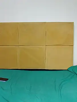 HugeTitisxx webcam
