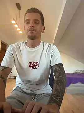 Huge_cock22cm live cam on StripChat