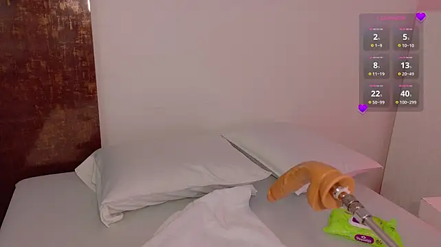 emma_smile live cam on StripChat