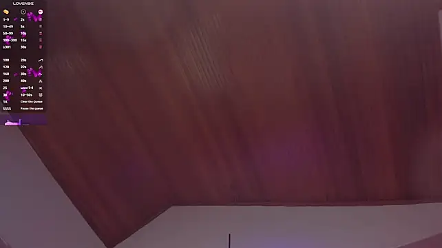 elodie_walker live cam on StripChat