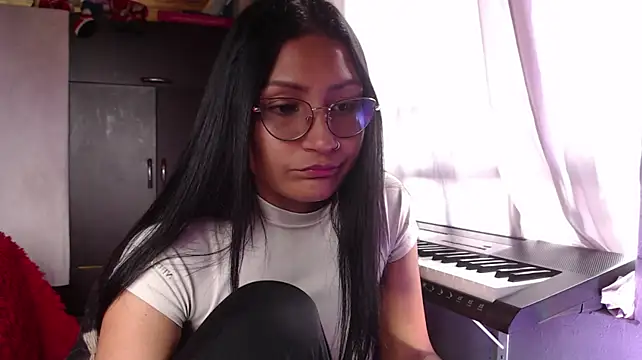 leah-666 webcam