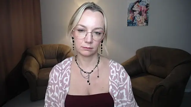 Ava_Elior live cam on StripChat