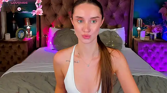 ToriSonn webcam