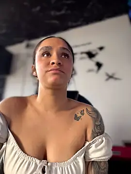 Isabella-Teen webcam