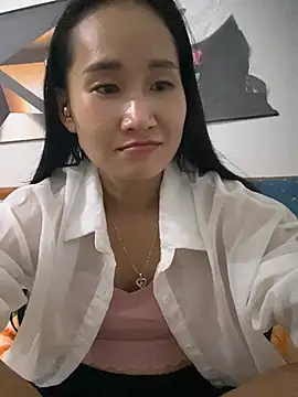 siorin_24 live cam on StripChat