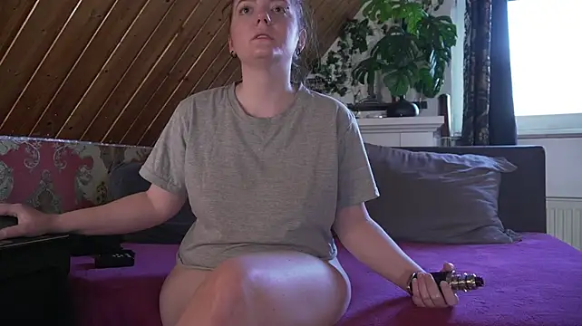 TessaWinter live cam on StripChat