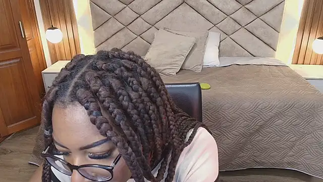 Raquel_jones