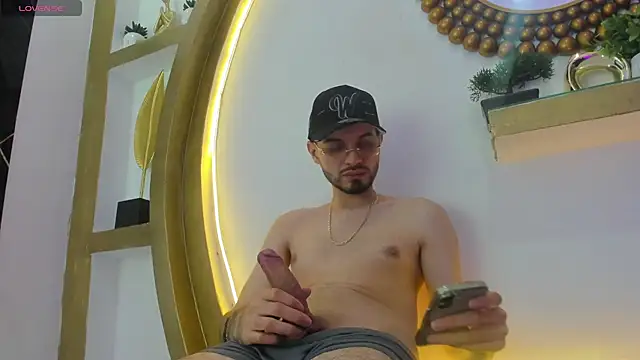 Liam_Drake live cam on StripChat