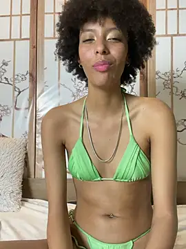 Kiara_Kamau_XXX webcam