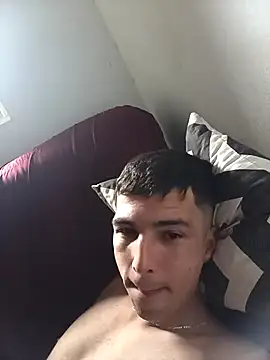 Tchutom live cam on StripChat
