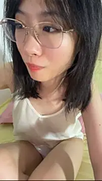 kittyvivian live cam on StripChat