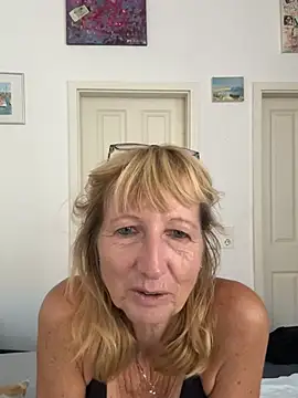 MatureKim webcam
