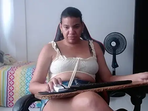 Adriana_0312 webcam