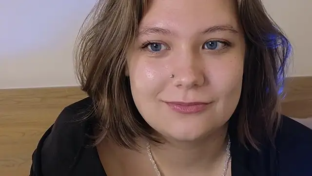 DjennaPalme live cam on StripChat