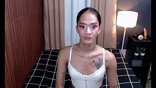 yoursexyyassy webcam