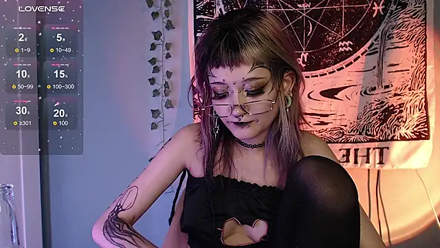 Trish-Crystal webcam