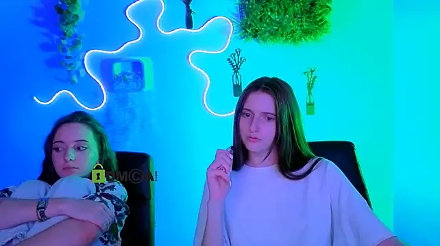 nekky_mouse live cam on StripChat