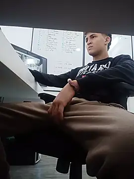 axel_romanov (M young) - CUM HARD💦