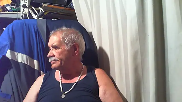 nonnomaturobisex (M grandpa) - maturo 71 anni cazzo, sega e pied.