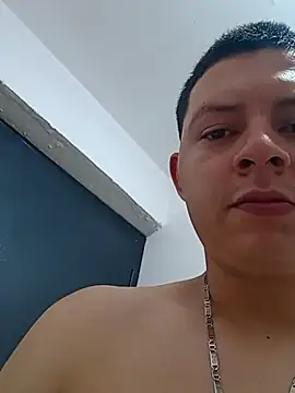 Alezunique live cam on StripChat