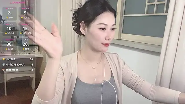 MuMu_20 live cam on StripChat