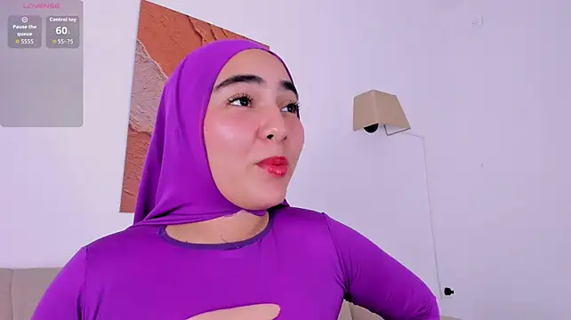 Malika_Noor live cam on StripChat