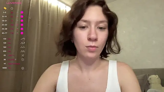 MaliaLur live cam on StripChat