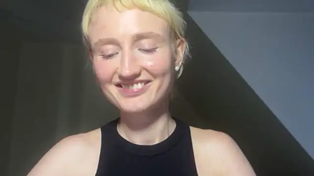 M_Mystique live cam on StripChat